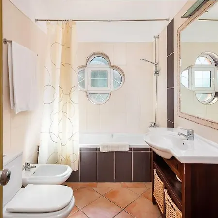 Private Ribeiro I Heated Pool, 4 Bed, Bbq, Ac, Wifi,