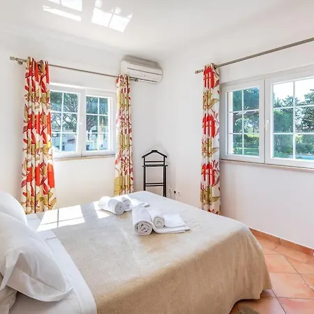 4 Bedrooom Private Ribeiro I Pool, Bbq, Ac, Wifi, 别墅