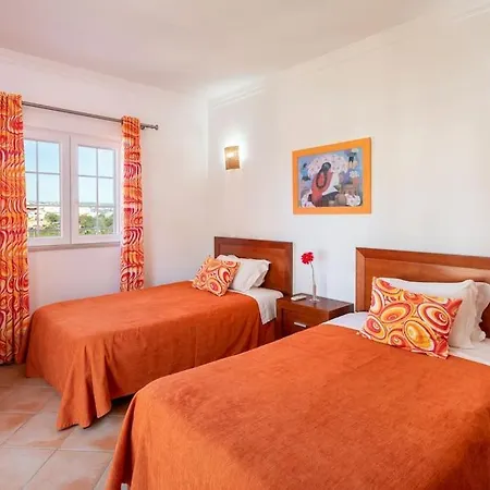 Private Ribeiro I Heated Pool, 4 Bed, Bbq, Ac, Wifi, Villa Albufeira