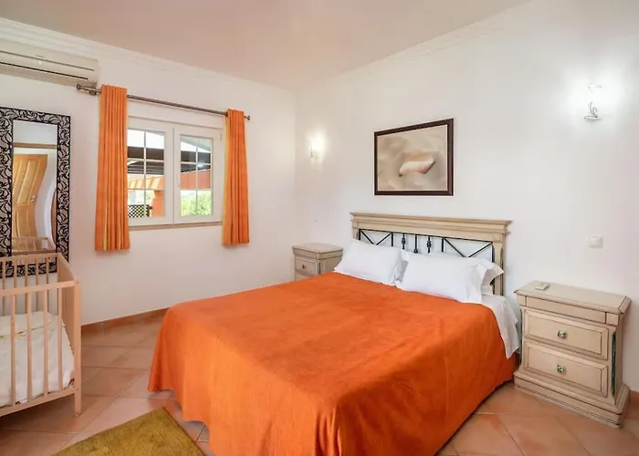 Private Ribeiro I Heated Pool, 4 Bed, Bbq, Ac, Wifi, Villa Albufeira