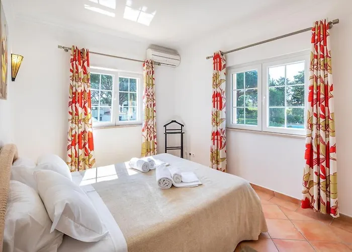 Private Ribeiro I Heated Pool, 4 Bed, Bbq, Ac, Wifi, וילה